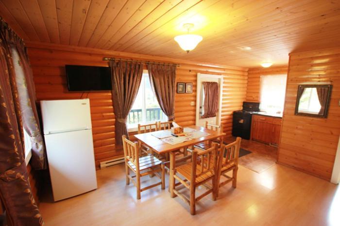 Mt. Revelstoke Alpine Chalets Eksteriør bilde
