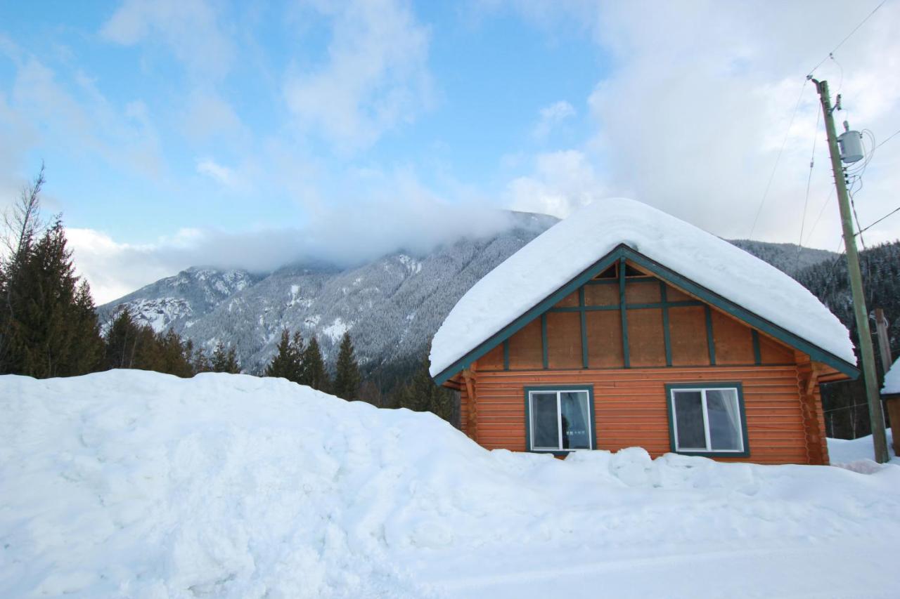 Mt. Revelstoke Alpine Chalets Eksteriør bilde