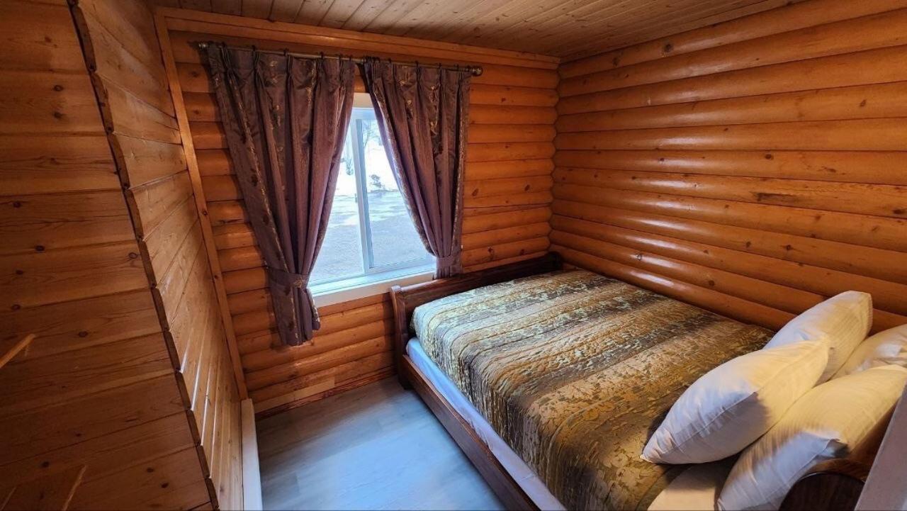 Mt. Revelstoke Alpine Chalets Eksteriør bilde