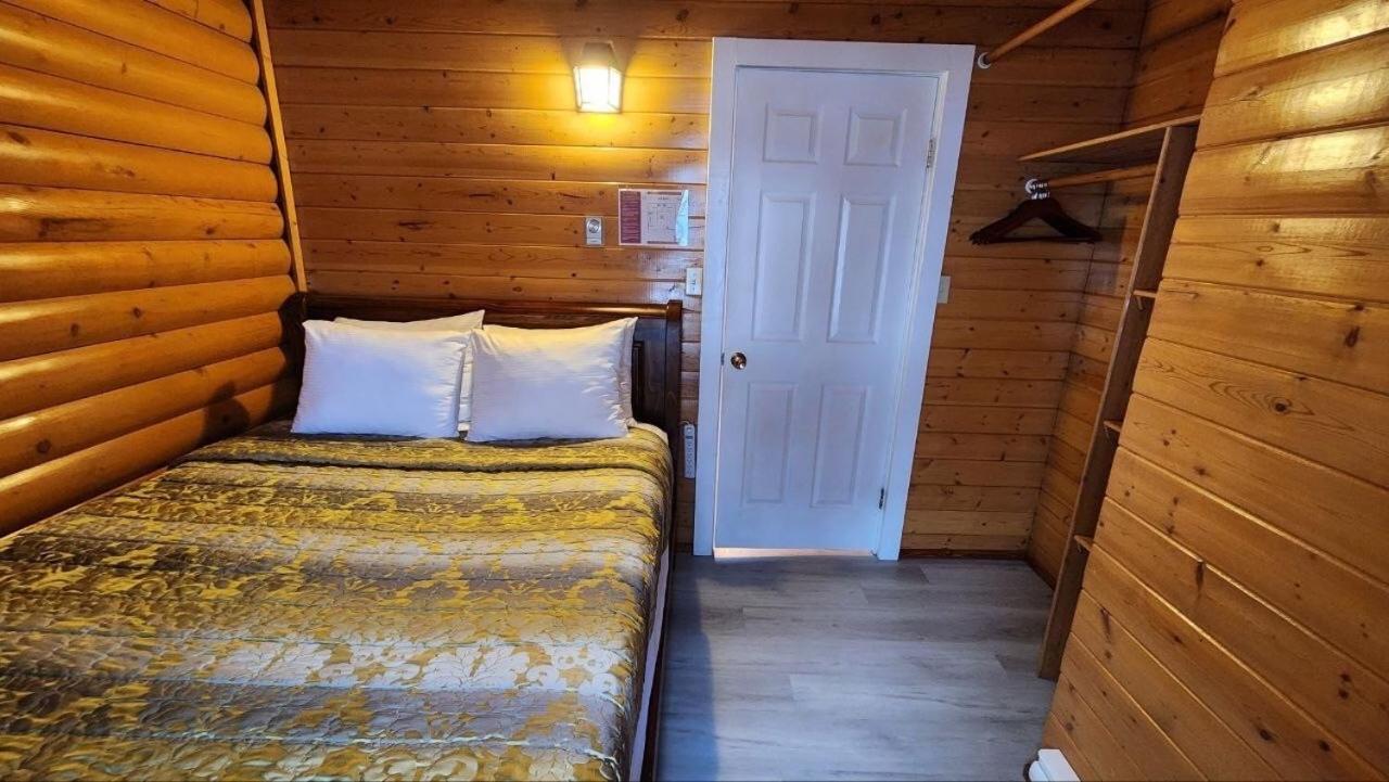 Mt. Revelstoke Alpine Chalets Eksteriør bilde